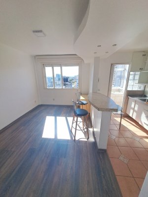 Apartamento com 43m², 1 dormitório, Floresta em Porto Alegre