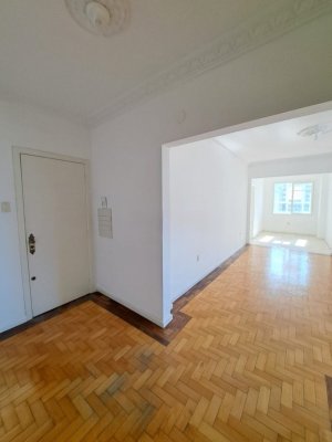 Apartamento com 107m², 3 dormitórios, 1 suíte, Independência em Porto Alegre