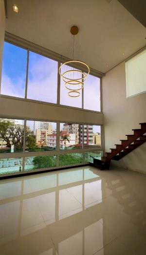 Cobertura com 220m², 3 dormitórios, 3 suítes, 2 vagas, Passo Da Areia em Porto Alegre