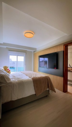 Cobertura com 220m², 3 dormitórios, 3 suítes, 2 vagas, Passo Da Areia em Porto Alegre