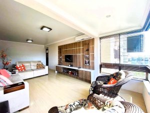 Apartamento com 137m², 3 dormitórios, 1 suíte, 2 vagas, Jardim Lindóia em Porto Alegre