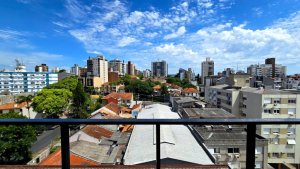 Apartamento com 56m², 2 dormitórios, 1 suíte, 2 vagas, Petrópolis em Porto Alegre