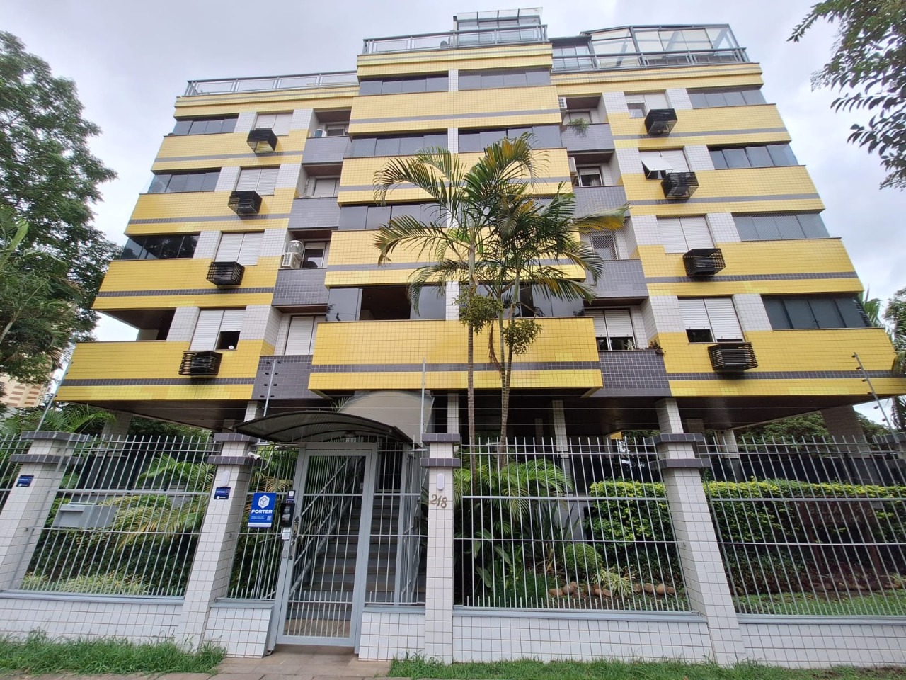 Apartamento com 78m², 2 dormitórios, 1 suíte, 2 vagas, Cristo Redentor em Porto Alegre