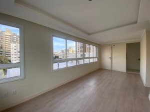 Apartamento com 83m², 2 dormitórios, 1 suíte, 2 vagas, Auxiliadora em Porto Alegre