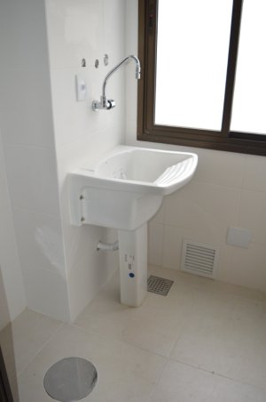 Apartamento com 60m², 2 dormitórios, 1 suíte, 2 vagas, Bom Fim em Porto Alegre