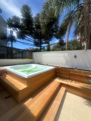 Cobertura com 200m², 2 dormitórios, 2 suítes, 2 vagas, Mont Serrat em Porto Alegre