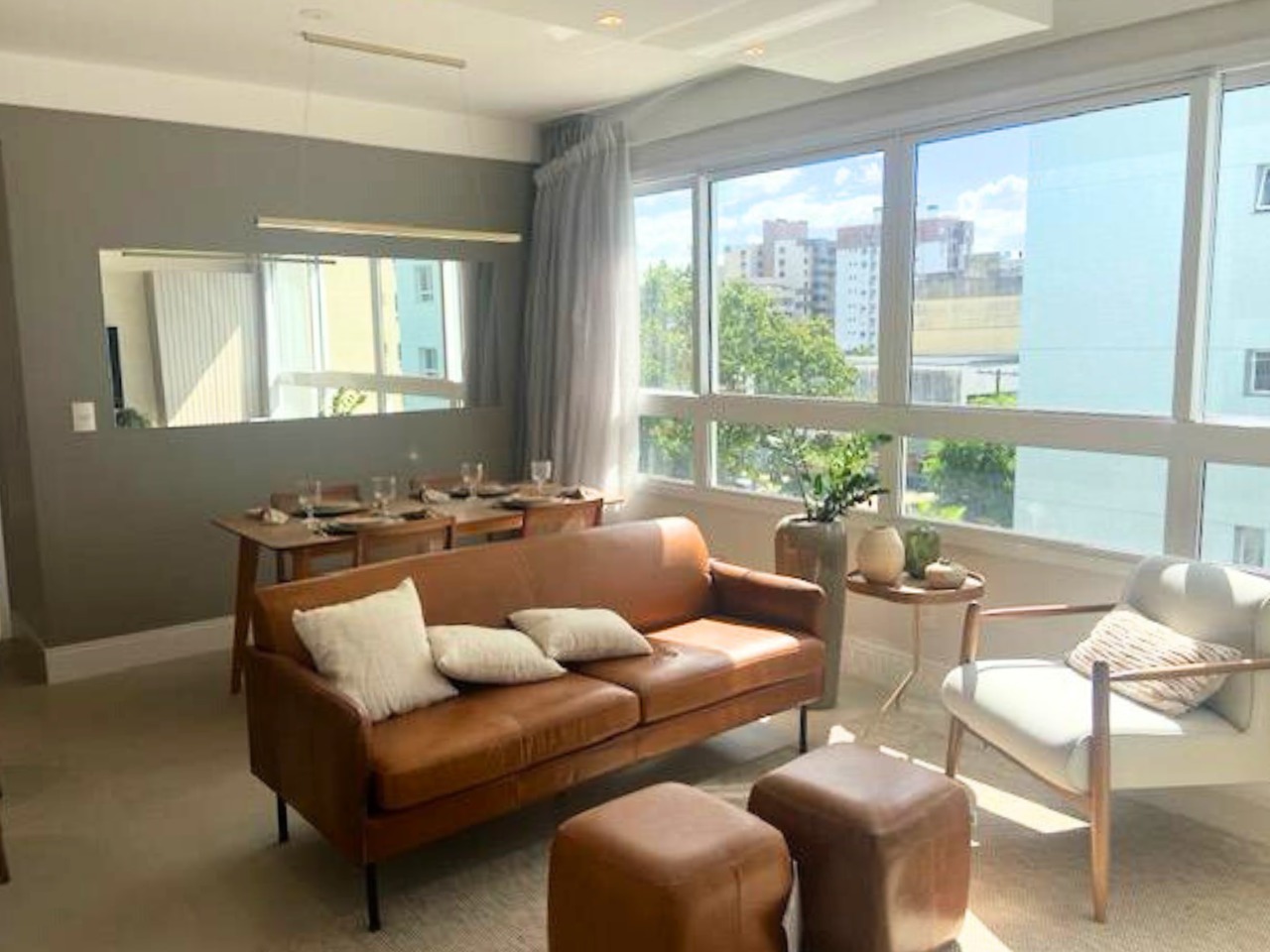 Apartamento com 69m², 2 dormitórios, 1 suíte, 1 vaga, Passo Da Areia em Porto Alegre