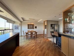 Apartamento com 94m², 2 dormitórios, 1 suíte, 2 vagas, Jardim Europa em Porto Alegre