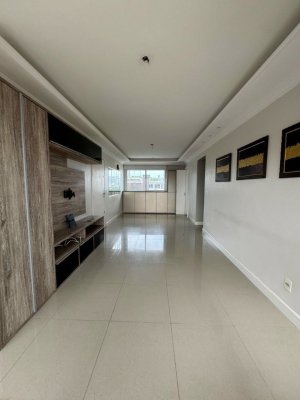 Apartamento com 101m², 3 dormitórios, 3 suítes, 2 vagas, São João em Porto Alegre