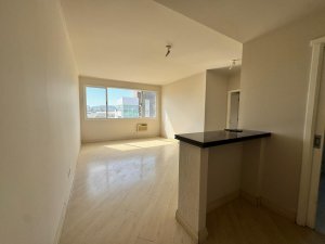 Apartamento com 83m², 3 dormitórios, 1 suíte, 1 vaga, Jardim Botânico em Porto Alegre