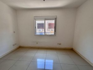 Apartamento com 44m², 2 dormitórios, 1 vaga, Menino Deus em Porto Alegre