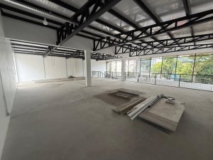 Loja com 480m², Auxiliadora em Porto Alegre