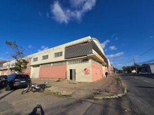 Pavilhão com 2000m², Navegantes em Porto Alegre