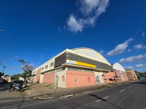 Pavilhão com 2000m², Navegantes em Porto Alegre
