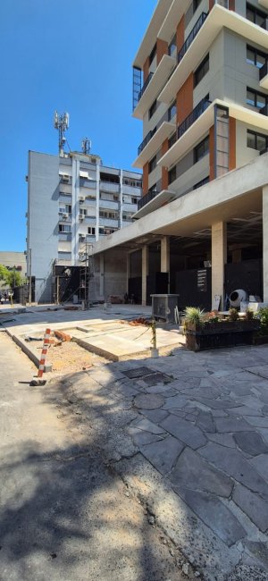 Loja com 590m², 9 vagas, Cidade Baixa em Porto Alegre