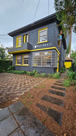 Casa comercial com 360m², Independência em Porto Alegre