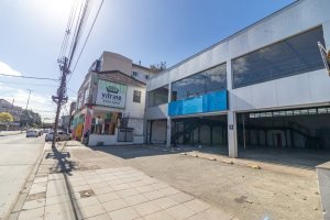 Loja com 438m², São João em Porto Alegre