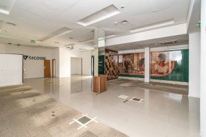 Loja com 183m², Praia De Belas em Porto Alegre