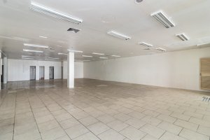 Loja com 294m², Partenon em Porto Alegre