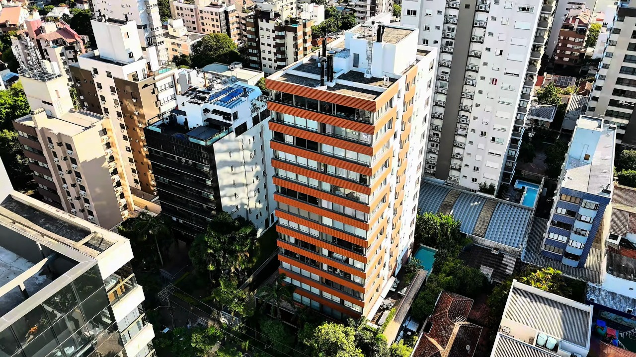 Apartamento com 138m², 3 dormitórios, 2 suítes, 3 vagas, Petrópolis em Porto Alegre