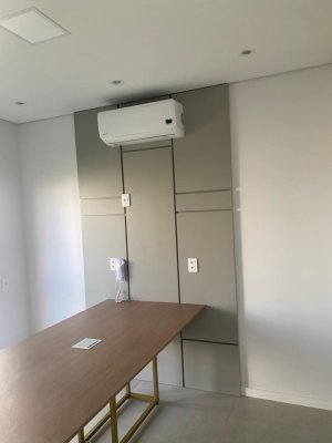 Salas/Conjuntos com 45m², Auxiliadora em Porto Alegre