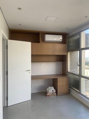 Salas/Conjuntos com 45m², Auxiliadora em Porto Alegre