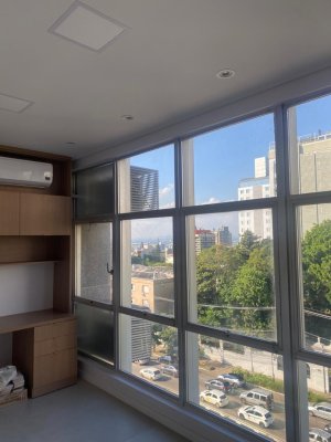 Salas/Conjuntos com 45m², Auxiliadora em Porto Alegre