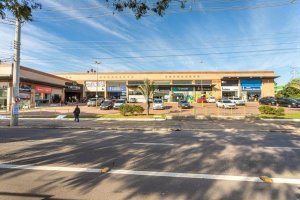 Loja com 317m², Sarandí em Porto Alegre